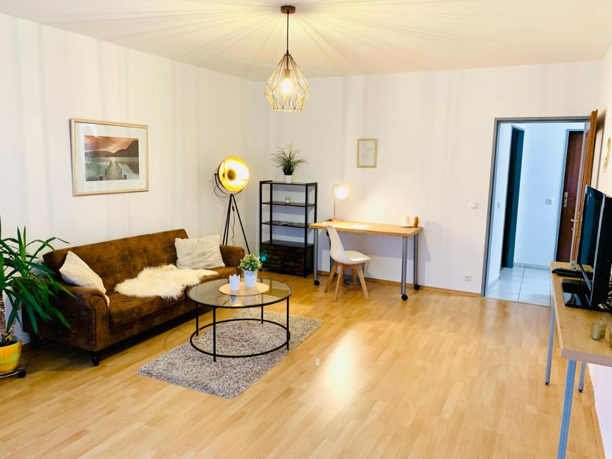 Schoene, Gut Ausgestattete Wohnung Fuer 1 Bis 4 Personen - Zentral Gelegen Bad Ems Exterior photo