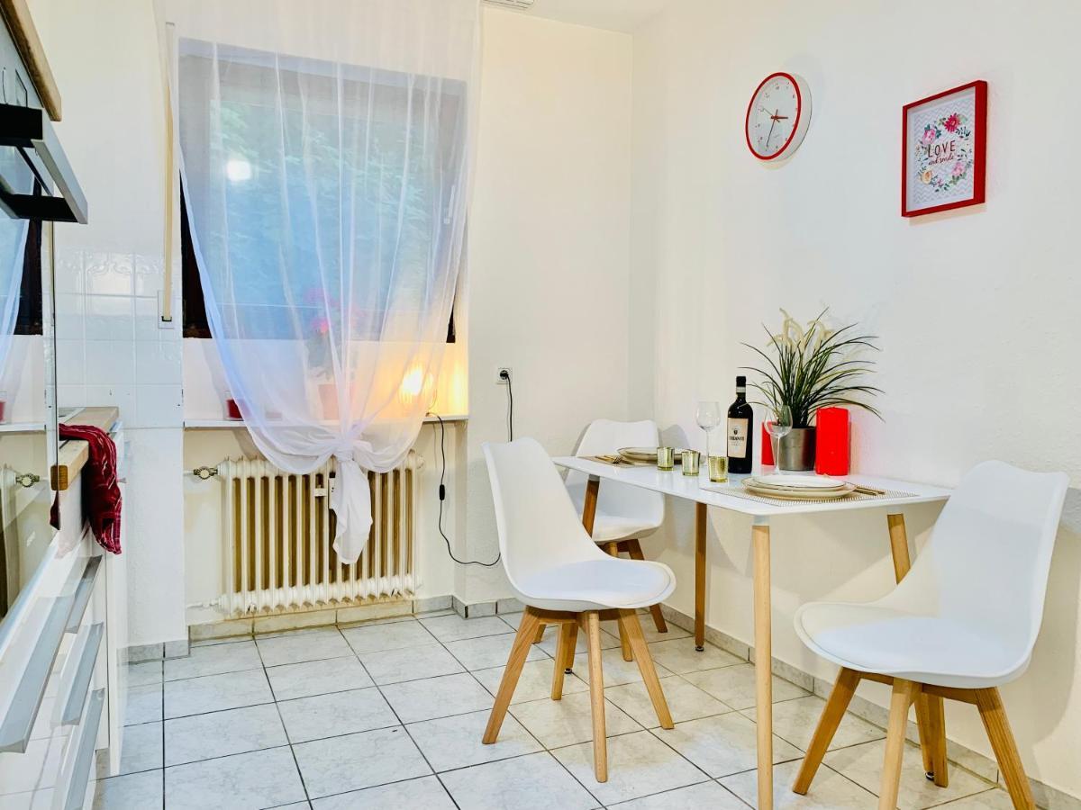 Schoene, Gut Ausgestattete Wohnung Fuer 1 Bis 4 Personen - Zentral Gelegen Bad Ems Exterior photo